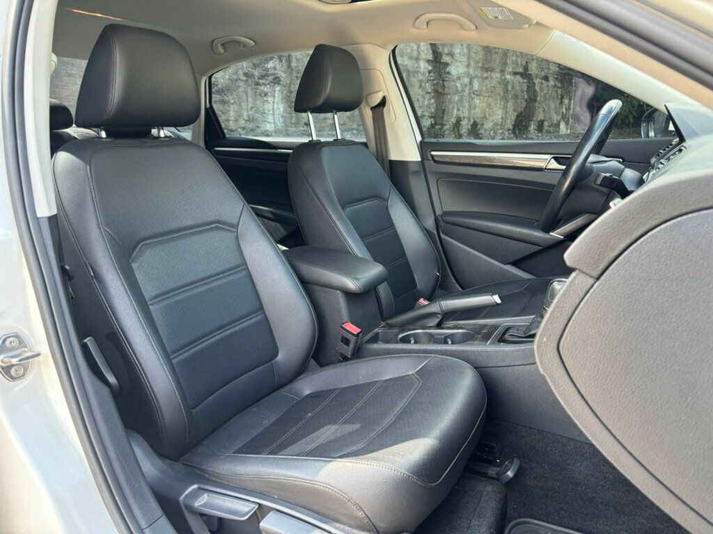 2018 Volkswagen Passat 2.0T SE photo 4