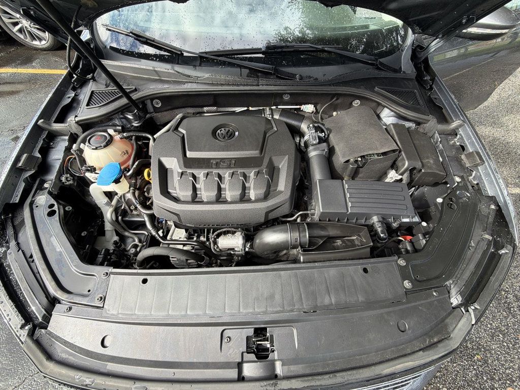 Volkswagen Passat 2.0T S Automatic photo 11