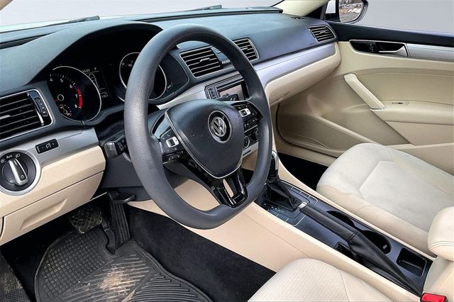 2018 Volkswagen Passat 2.0T S Automatic - 22984529 - 10