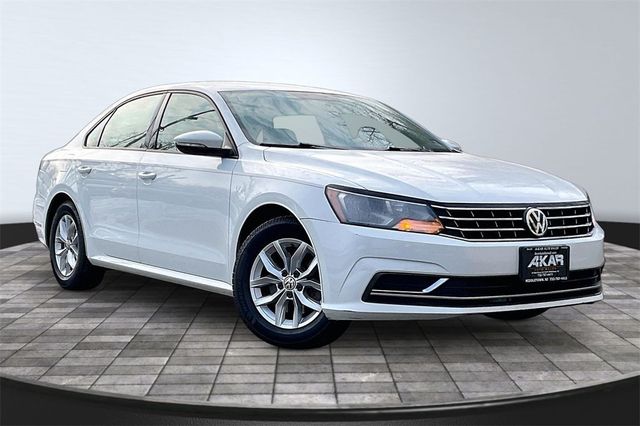 2018 Volkswagen Passat 2.0T S Automatic - 22984529 - 1