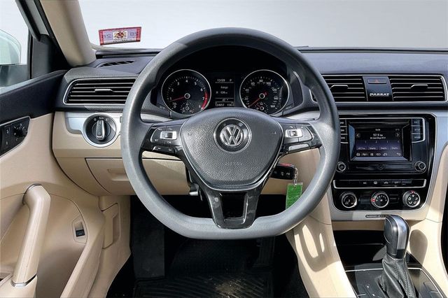 2018 Volkswagen Passat 2.0T S Automatic - 22984529 - 20
