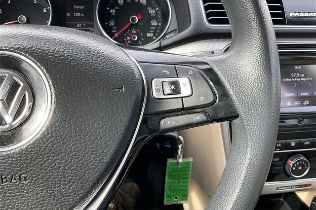 2018 Volkswagen Passat 2.0T S Automatic - 22984529 - 22