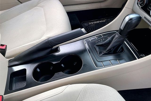 2018 Volkswagen Passat 2.0T S Automatic - 22984529 - 28