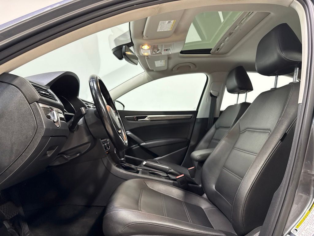 2018 Volkswagen Passat 2.0T SE w/Technology Automatic - 23079356 - 11