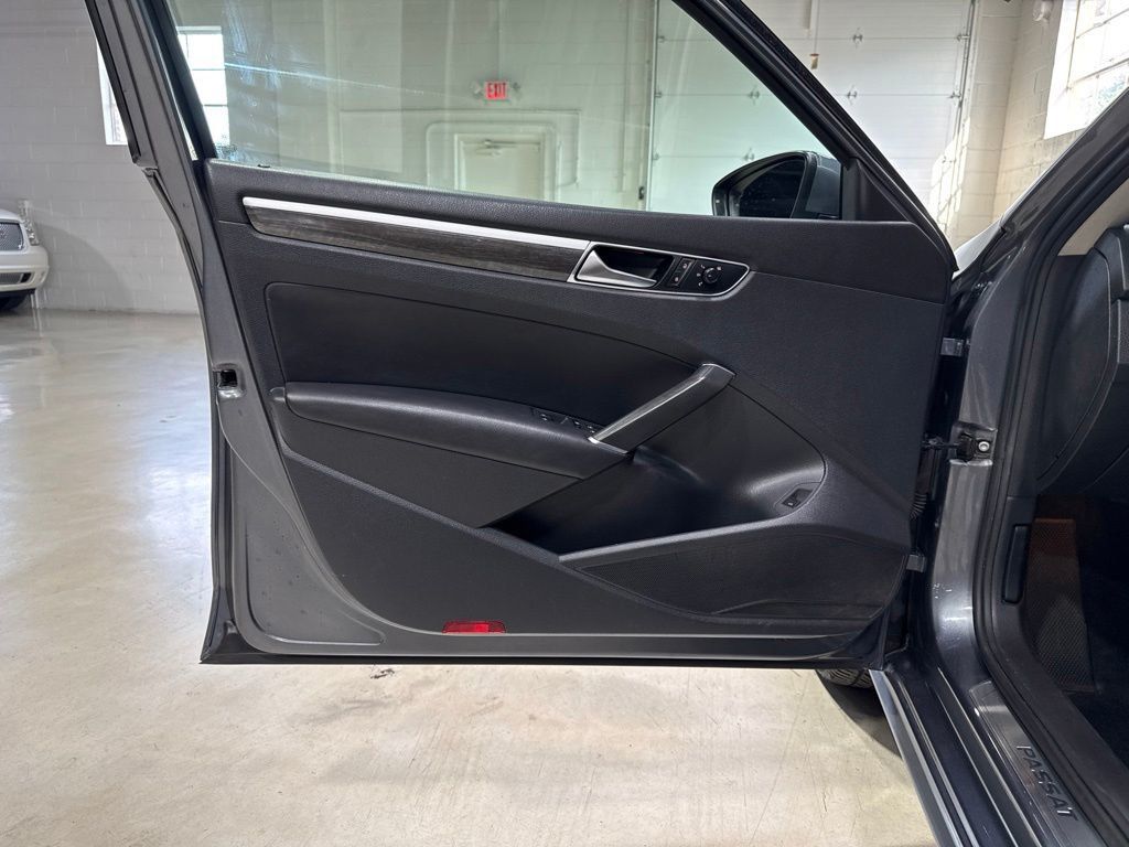 2018 Volkswagen Passat 2.0T SE w/Technology Automatic - 23079356 - 22