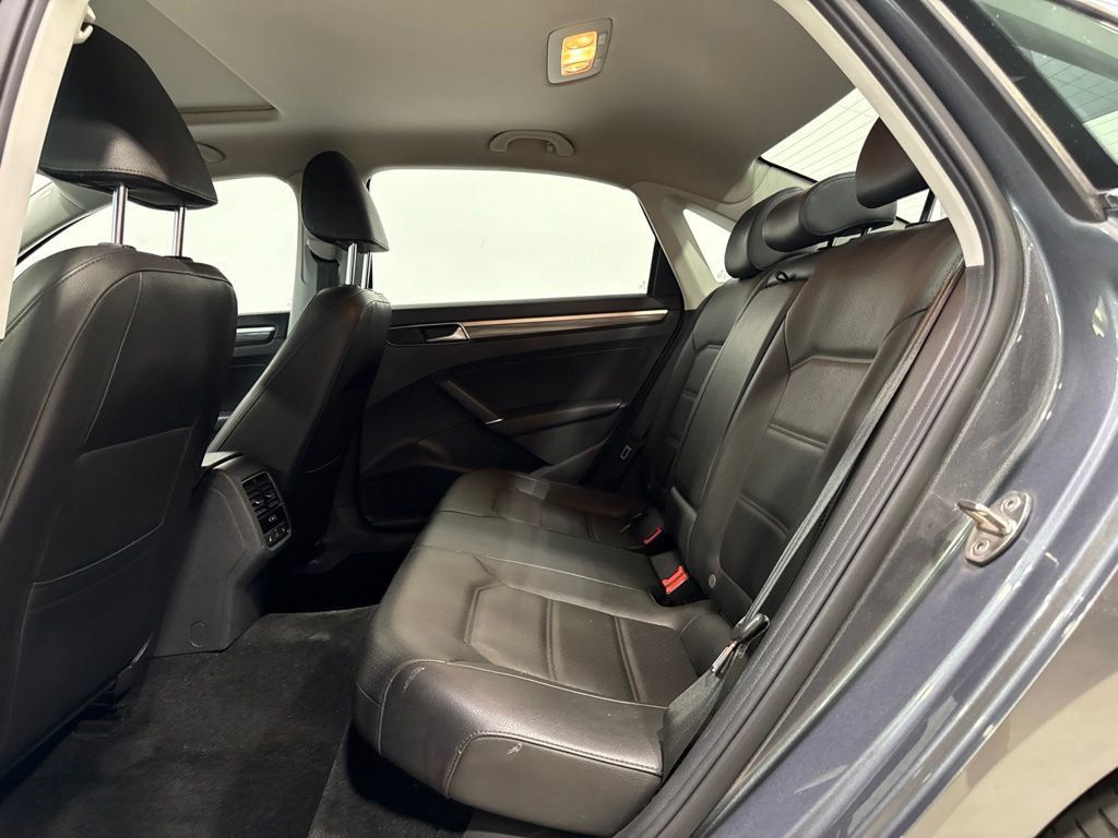 2018 Volkswagen Passat 2.0T SE w/Technology Automatic - 23079356 - 23