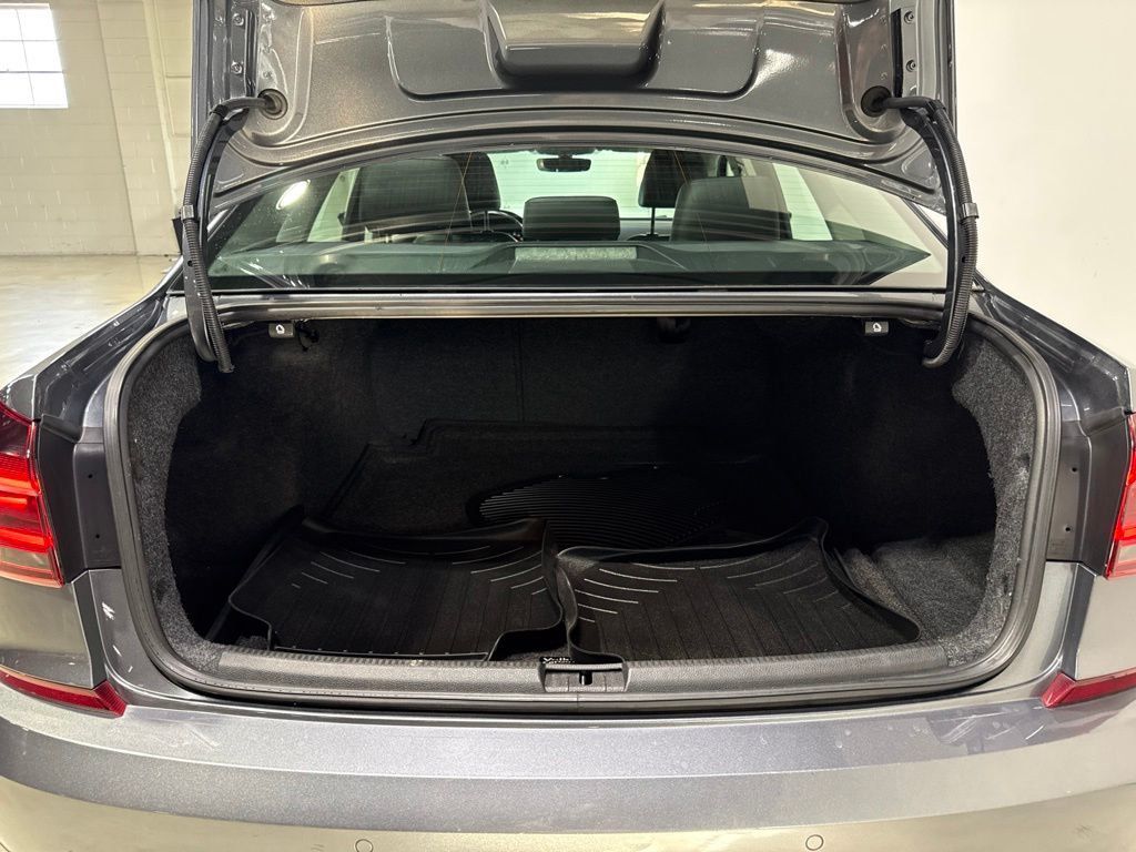 2018 Volkswagen Passat 2.0T SE w/Technology Automatic - 23079356 - 25