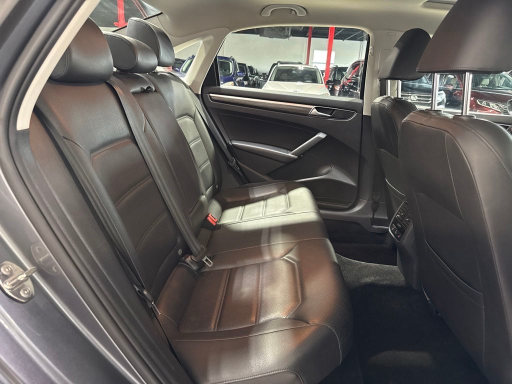 2018 Volkswagen Passat 2.0T SE w/Technology Automatic - 23079356 - 26
