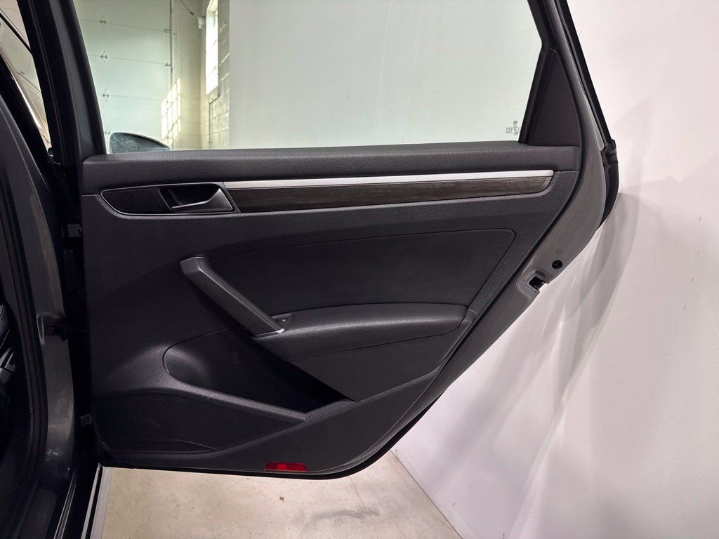 2018 Volkswagen Passat 2.0T SE w/Technology Automatic - 23079356 - 27