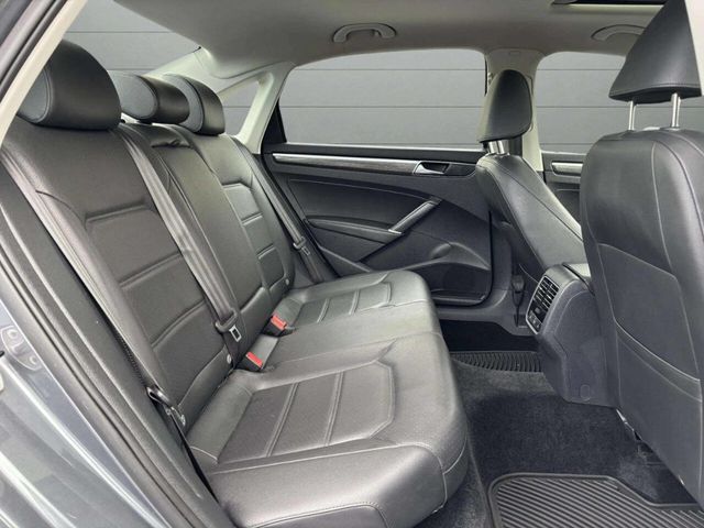 2018 Volkswagen Passat 2.0T SE w/Technology Automatic - 22938444 - 17