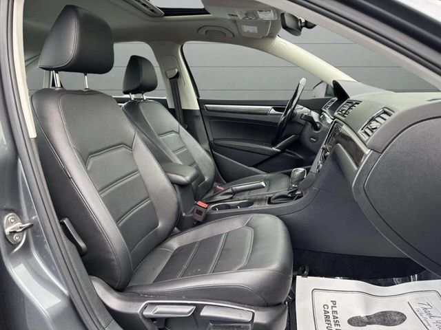 2018 Volkswagen Passat 2.0T SE w/Technology Automatic - 22938444 - 19