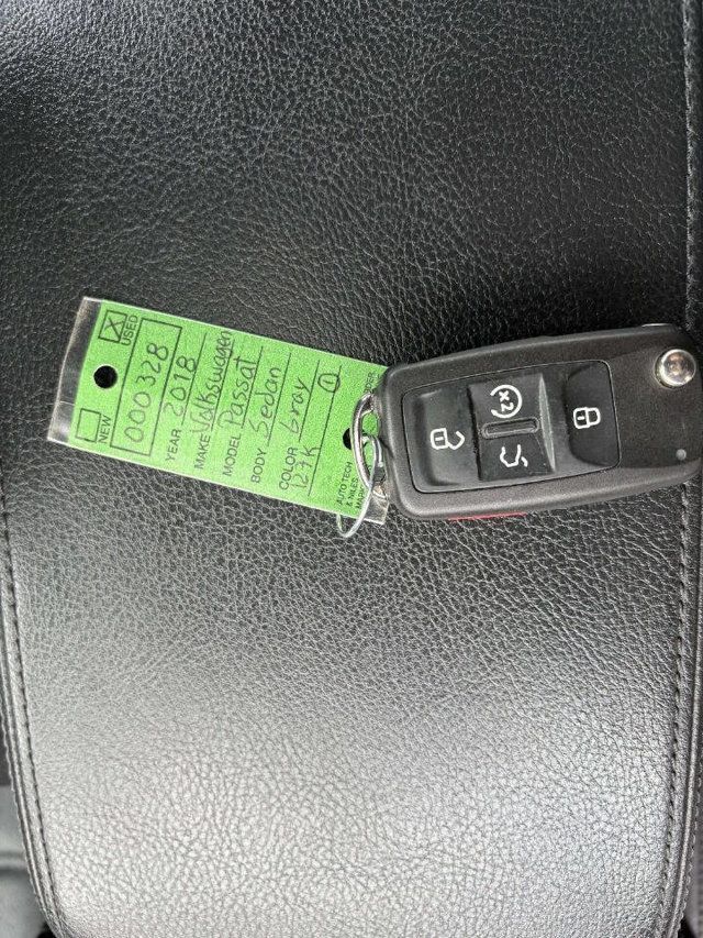 2018 Volkswagen Passat 2.0T SE w/Technology Automatic - 22945877 - 31