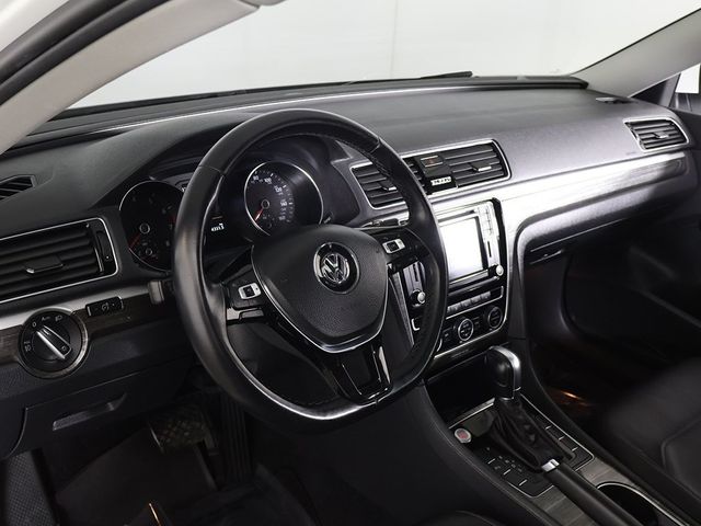 2018 Volkswagen Passat 2.0T SE w/Technology Automatic - 22967698 - 26