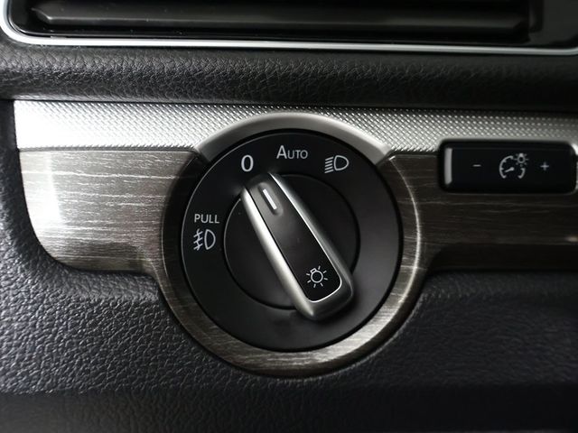 2018 Volkswagen Passat 2.0T SE w/Technology Automatic - 22967698 - 37