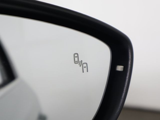 2018 Volkswagen Passat 2.0T SE w/Technology Automatic - 22967698 - 38