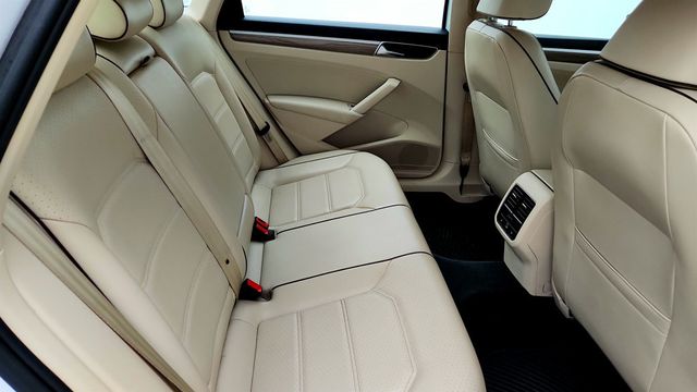 2018 Volkswagen Passat 2.0T SE w/Technology Automatic - 23054740 - 22