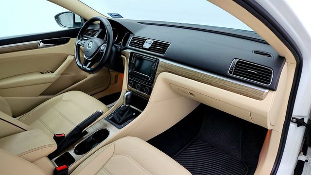 2018 Volkswagen Passat 2.0T SE w/Technology Automatic - 23054740 - 24