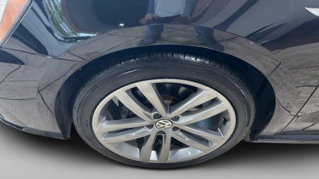 2018 Volkswagen Passat R-Line Automatic - 23020804 - 5