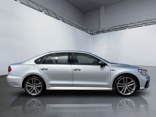 2018 Volkswagen Passat R-Line Automatic - 23004256 - 2