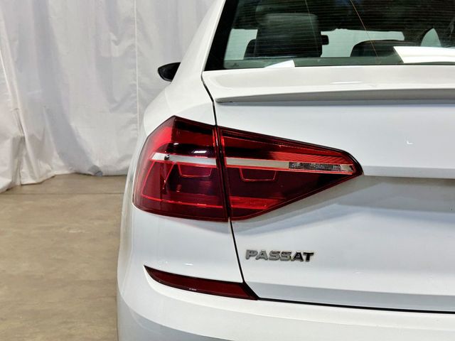 2018 Volkswagen Passat R-Line Automatic - 23033919 - 10