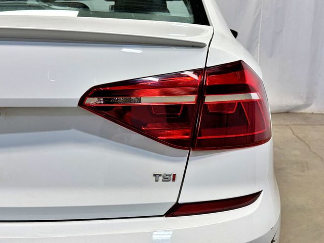 2018 Volkswagen Passat R-Line Automatic - 23033919 - 11