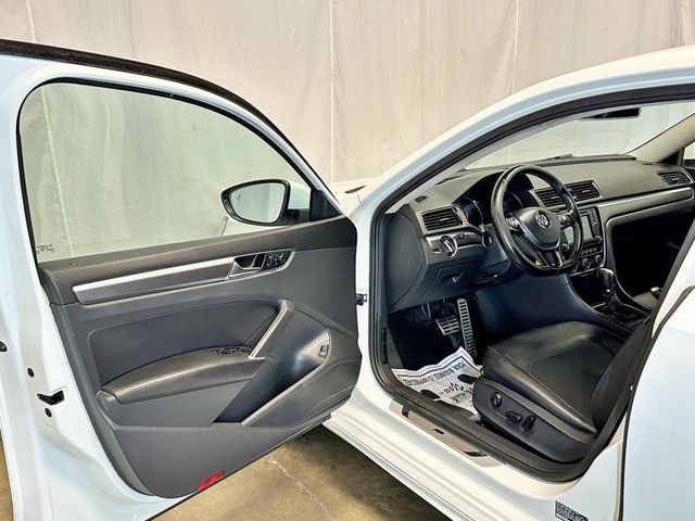 2018 Volkswagen Passat R-Line Automatic - 23033919 - 14
