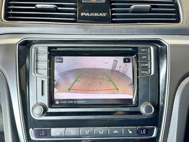 2018 Volkswagen Passat R-Line Automatic - 23033919 - 25