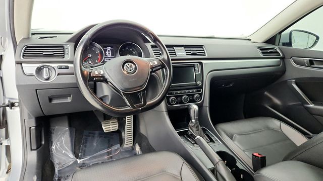 2018 Volkswagen Passat R-Line Automatic - 22949232 - 11