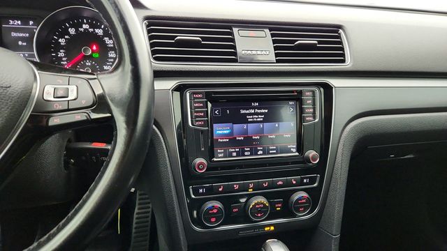 2018 Volkswagen Passat R-Line Automatic - 22949232 - 16