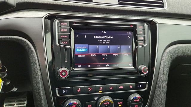 2018 Volkswagen Passat R-Line Automatic - 22949232 - 17