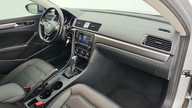 2018 Volkswagen Passat R-Line Automatic - 22949232 - 23