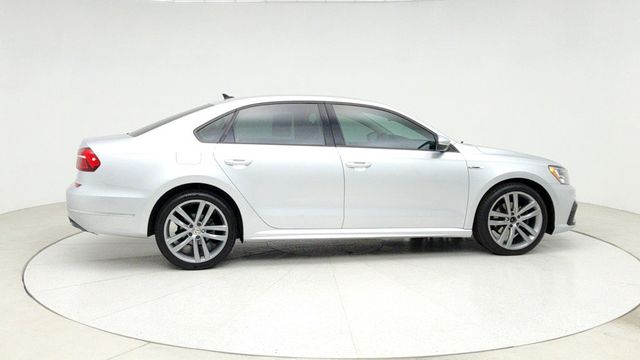 2018 Volkswagen Passat R-Line Automatic - 22949232 - 3
