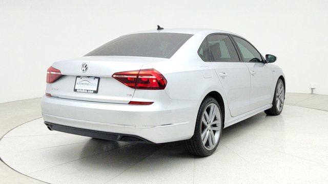 2018 Volkswagen Passat R-Line Automatic - 22949232 - 4