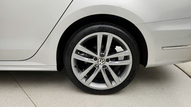 2018 Volkswagen Passat R-Line Automatic - 22949232 - 8