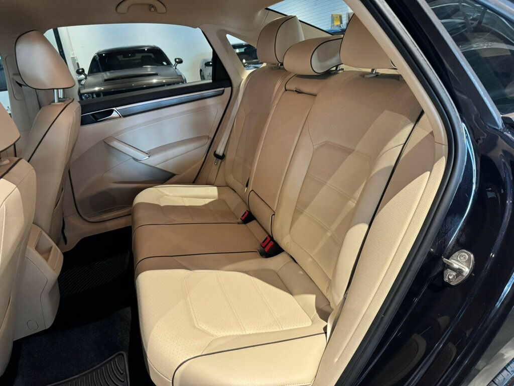 2018 Volkswagen Passat R-Line/LightingPkg/HeatedSeats/DualZoneClimate/AdapCruise - 22947948 - 18