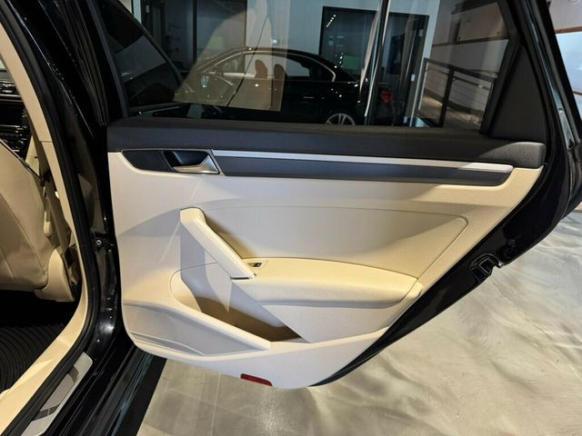 2018 Volkswagen Passat R-Line/LightingPkg/HeatedSeats/DualZoneClimate/AdapCruise - 22947948 - 20