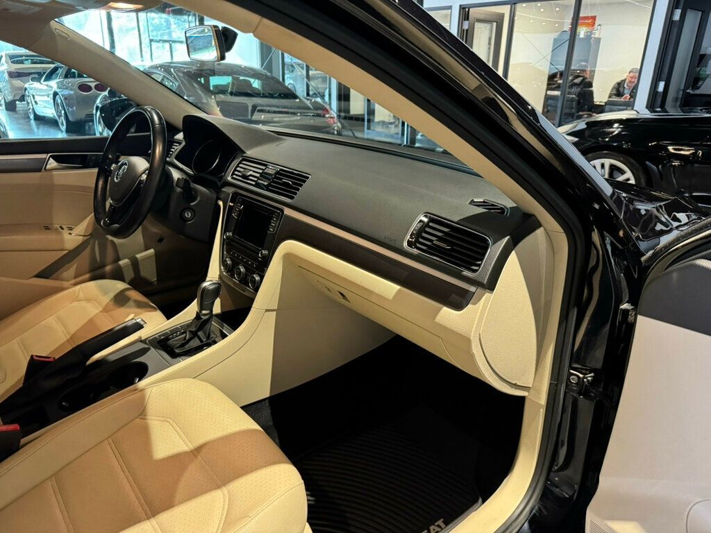 2018 Volkswagen Passat R-Line/LightingPkg/HeatedSeats/DualZoneClimate/AdapCruise - 22947948 - 24