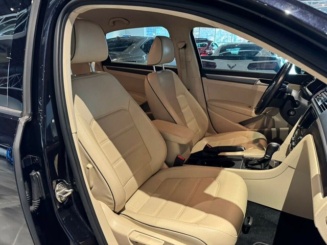 2018 Volkswagen Passat R-Line/LightingPkg/HeatedSeats/DualZoneClimate/AdapCruise - 22947948 - 25