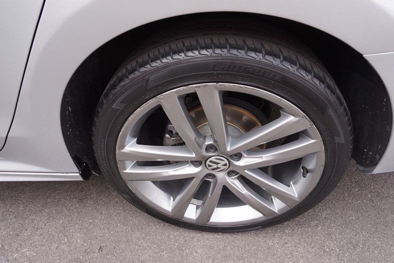 2018 Volkswagen Passat R-Line Premium photo 12
