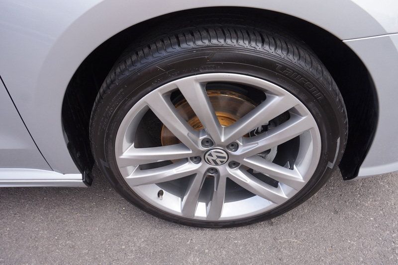 2018 Volkswagen Passat R-Line Premium photo 14