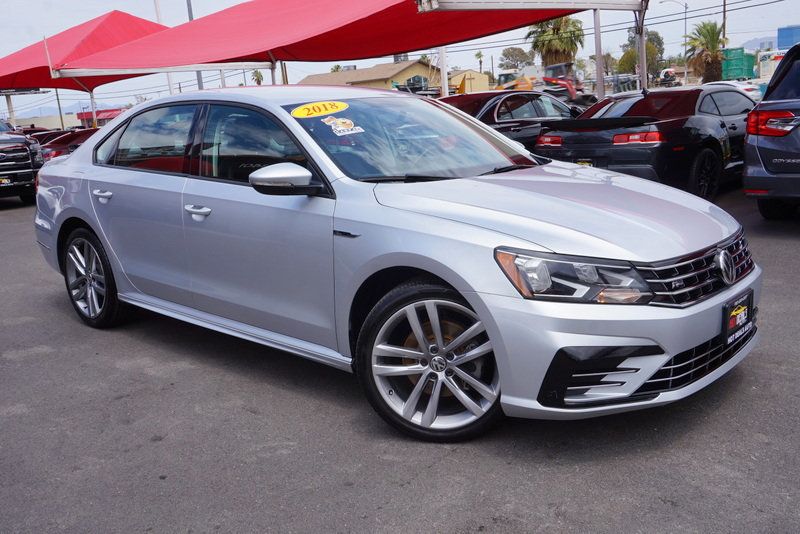 2018 Volkswagen Passat R-Line Premium photo 2