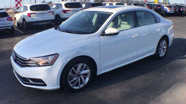 2018 Volkswagen Passat SE - 22740653 - 3