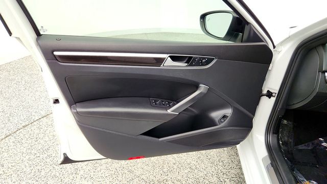 2018 Volkswagen Passat V6 GT DSG - 23072346 - 10