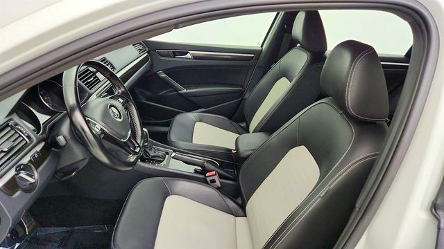 2018 Volkswagen Passat V6 GT DSG - 23072346 - 18