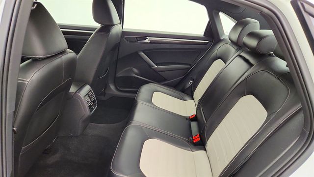 2018 Volkswagen Passat V6 GT DSG - 23072346 - 19