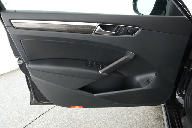 2018 Volkswagen Passat V6 SEL Premium DSG - 22928809 - 8