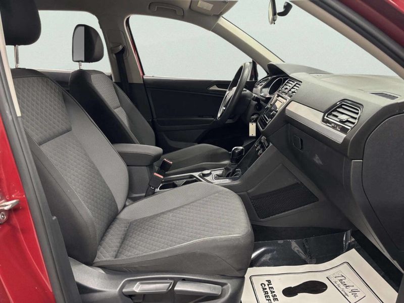 2018 Volkswagen Tiguan 2.0T S 4MOTION - 22979985 - 19