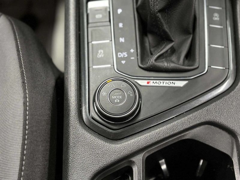 2018 Volkswagen Tiguan 2.0T S 4MOTION - 22979985 - 26