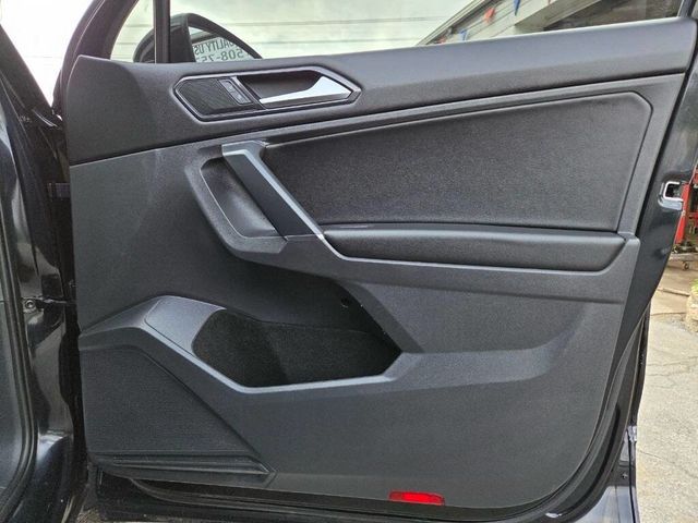 2018 Volkswagen Tiguan 2.0T SE 4MOTION - 23025653 - 21