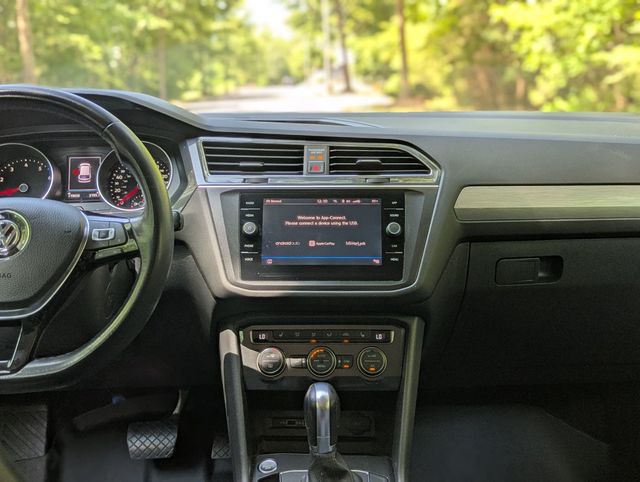 2018 Volkswagen Tiguan 2.0T SE 4MOTION - 23091808 - 17